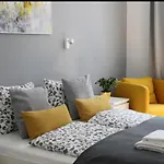 3Bdr-2Bath-3Ac Design Apt, Central, Secured Parking, Quiet