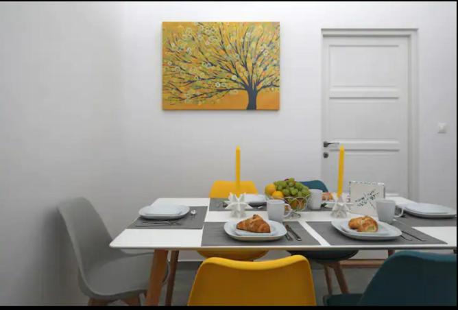 Apartman 3Bdr-2Bath-3Ac Design Apt, Central, Secured Parking, Quiet *
