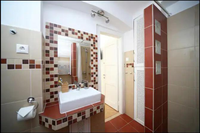 3Bdr-2Bath-3Ac Design Apt, Central, Secured Parking, Quiet Apartman *