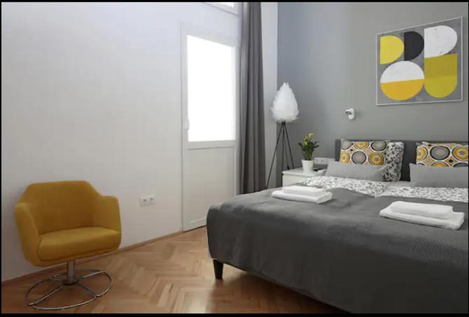 3Bdr-2Bath-3Ac Design Apt, Central, Secured Parking, Quiet * Budapest