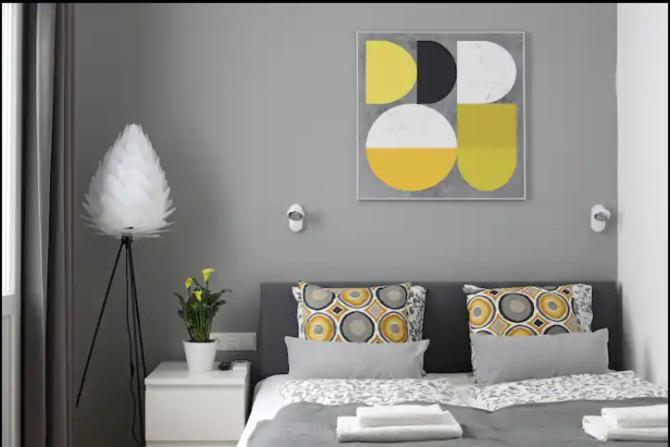 3Bdr-2Bath-3Ac Design Apt, Central, Secured Parking, Quiet * Budapest