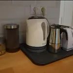 3bdr/2bath/3A/c design apt, central, free parking, quiet
